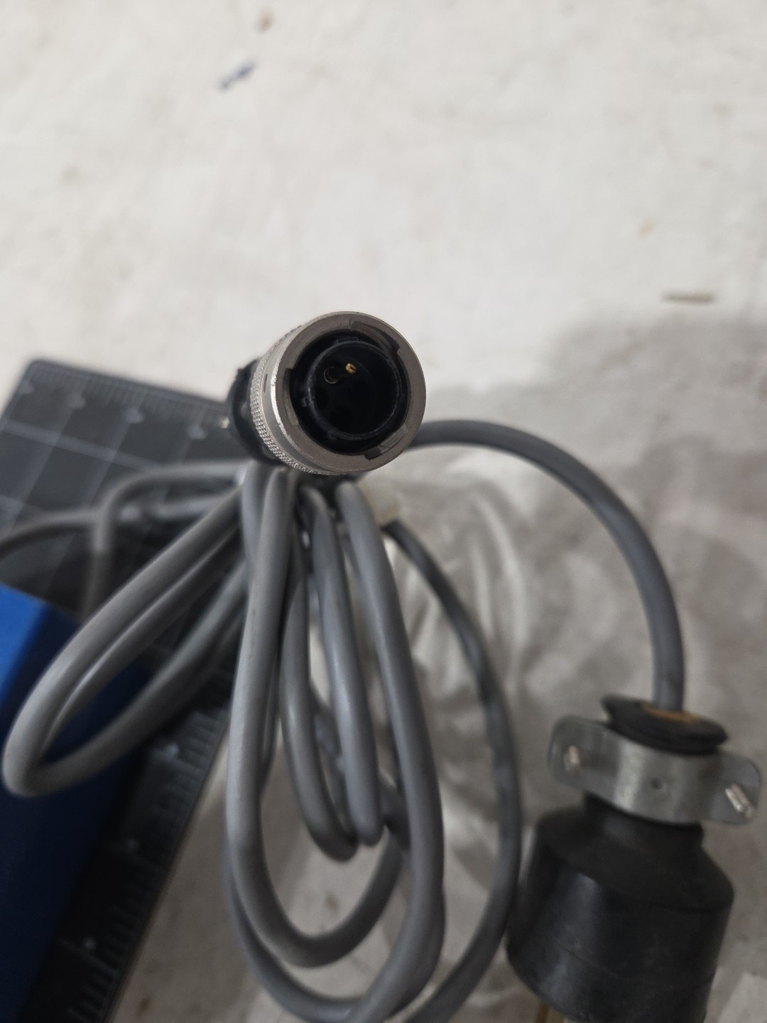 Prepair Oxford 2631 Battery Charger Input: 110V 240V Output 24V 200mA