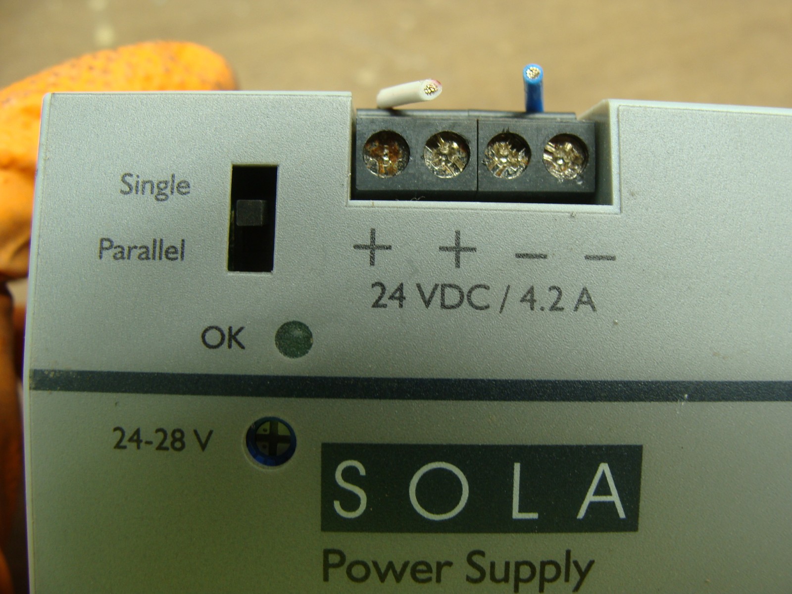 SOLA EMERSON POWER SUPPLY SDP 4-24-100RT 115/230VAC 2.2/1.2A