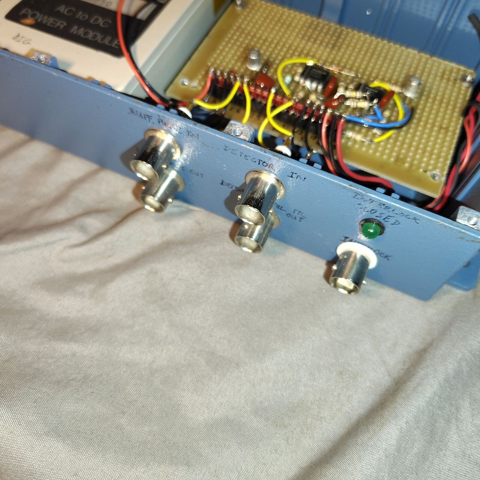 Laser pulse box 10K – 15K timing for buffer and detector acopian 5EB50 AC to DC