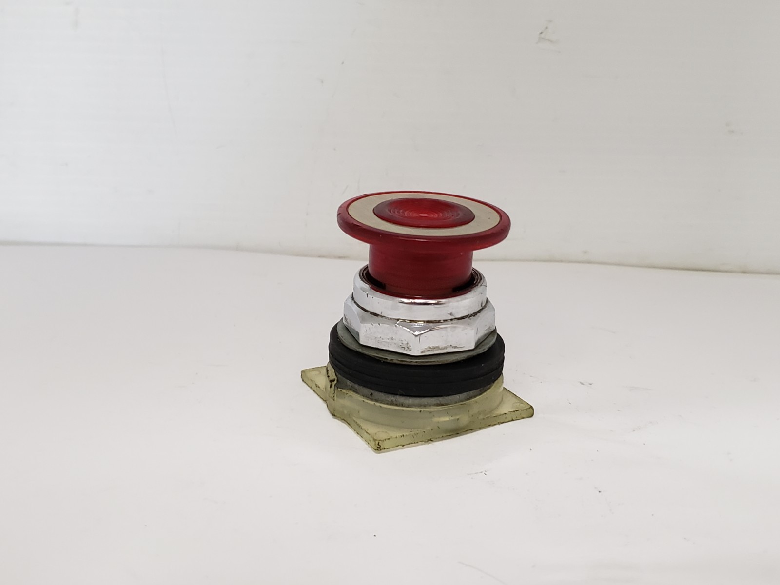 SQUARE D 9001-KR9R PUSH/PULL OPERATOR MUSHROOM BUTTON RED LENS