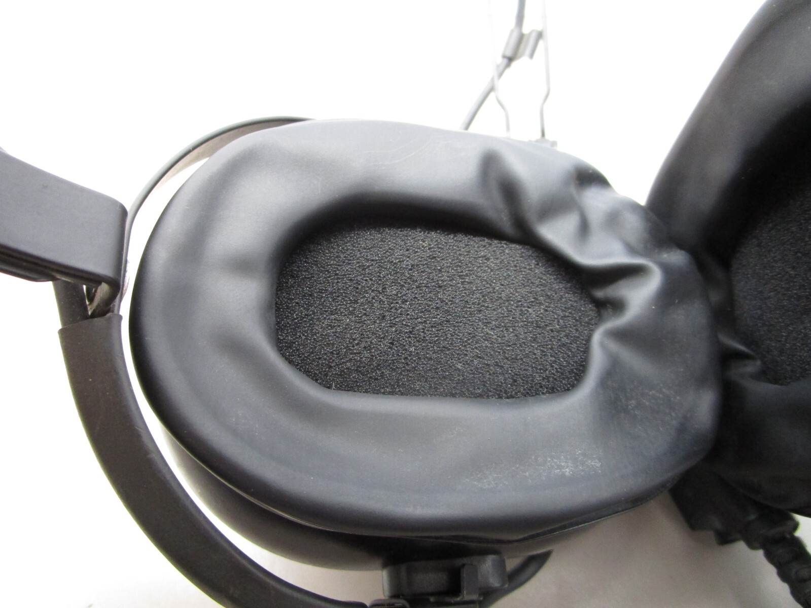 Motorola RMN4019A Medium Duty Radio Headset with PTT Over the Head