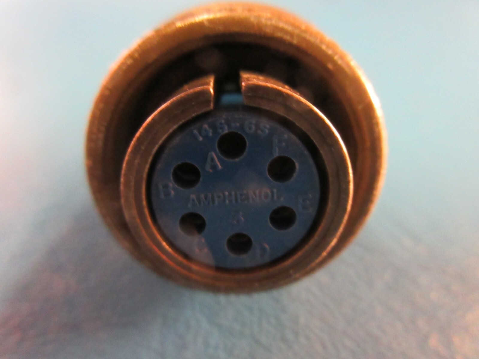 Bag of 2 Amphenol 10-820066-06S Connector Plug, 6 Pin Female Socket
