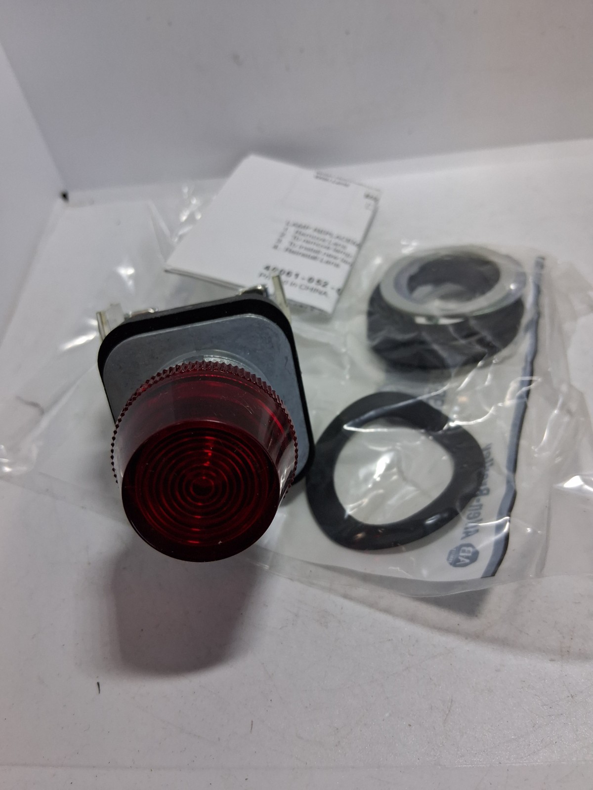 ALLEN BRADLEY 800T-Q10R PILOT LIGHT RED 120V 120VAC/DC SERIES U NNB