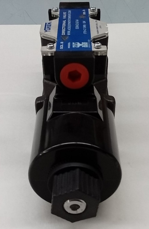 YUKEN Directional Valve DSG-03-3C4-R100-C-50 VK314717-0-0A