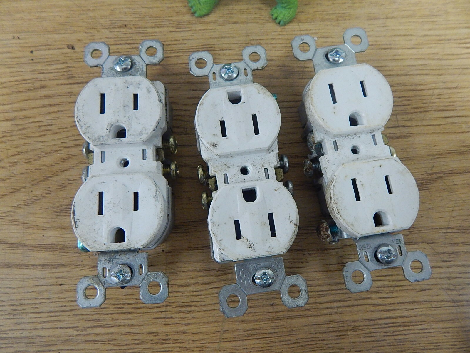 P&S 3232TRWCC14 Duplex Receptacle Outlets, Lot of 3 *FREE SHIPPING*