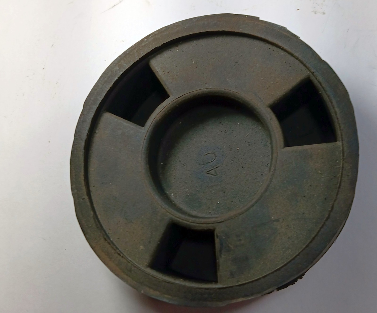 1 NEW UNBRANDED 1-3/4 X 4 X 1-1/4 INCH RUBBER INSERT NNB ***MAKE OFFER***