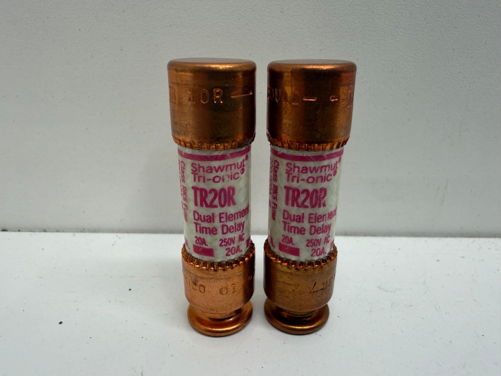 LOT OF (2) NEW OLD STOCK! GOULD SHAWMUT 20A TIME-DELAY FUSES TR20R
