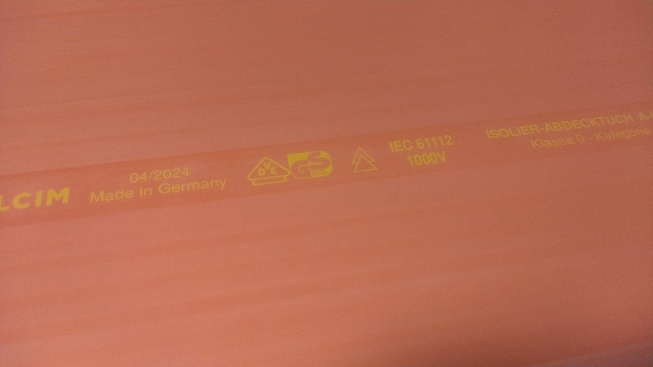 Knipex 98 67 10 39-3/8 In Length 39-3/8 In Width Red Rubber Insulating Mat