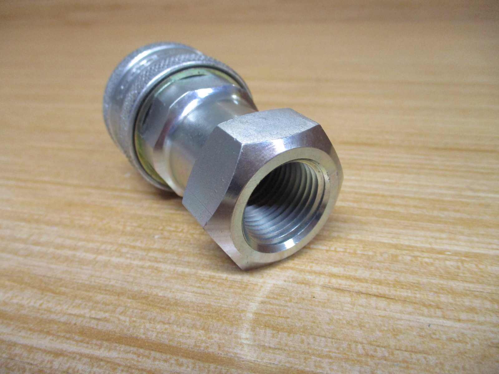 Eaton 5601-8-10S Female Socket 5601810S