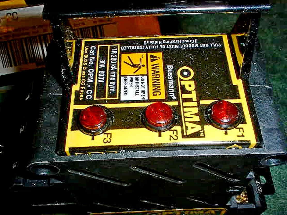 (2) Bussman Optima 30 Amp OPM-CC 3 Phase Fuse Holders (19730-Tub-X4)