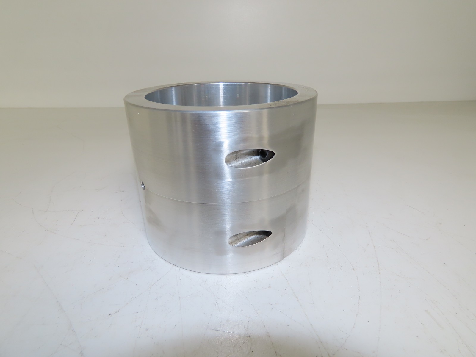 Maxcess Americas Aluminum Shaft Coupler Sleeve 4″ ID 5″ OD 4″ W M6-1.0