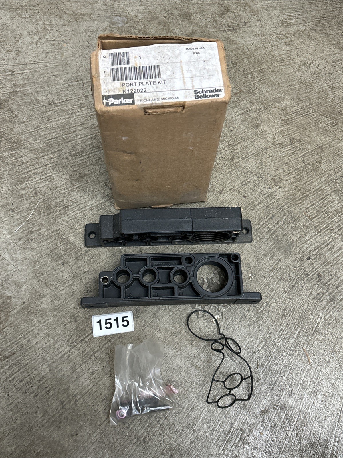NEW PARKER K122022 END PLATE PORT ADAPTER KIT