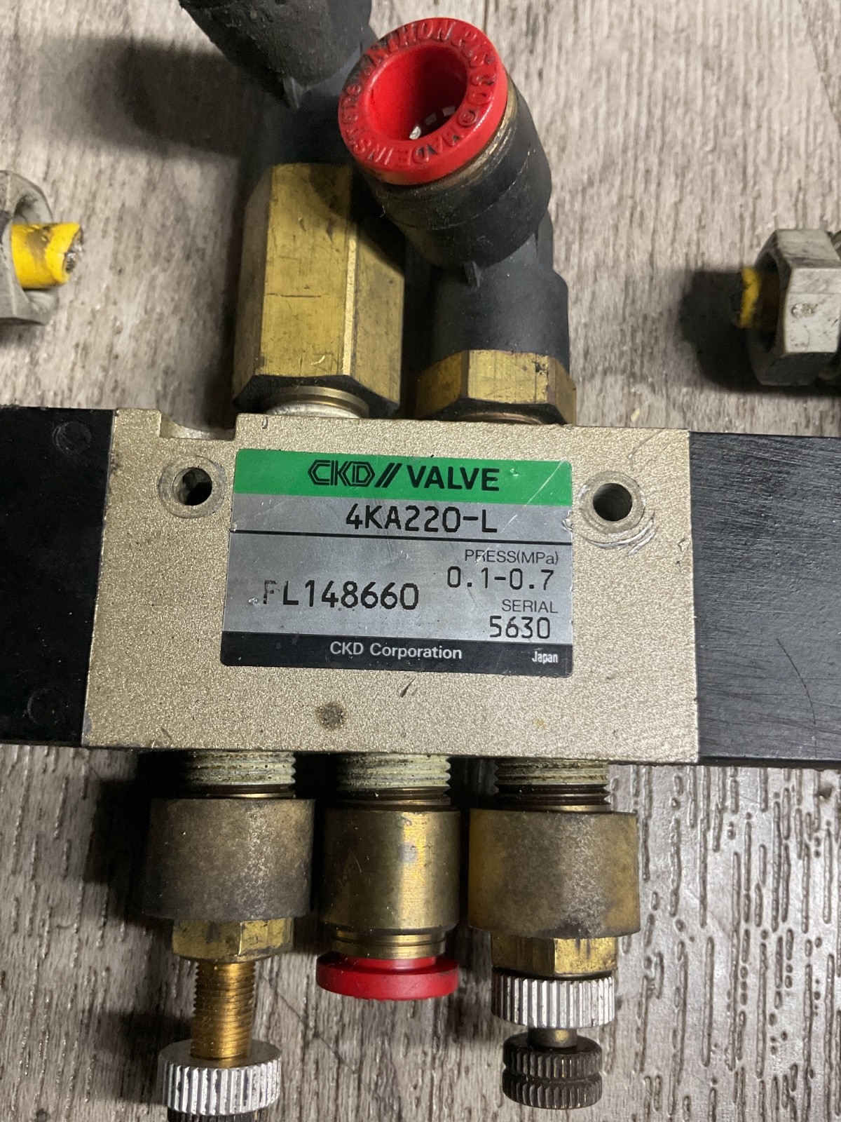 CKD 4KA220-L SOLENOID VALVE #4042M5