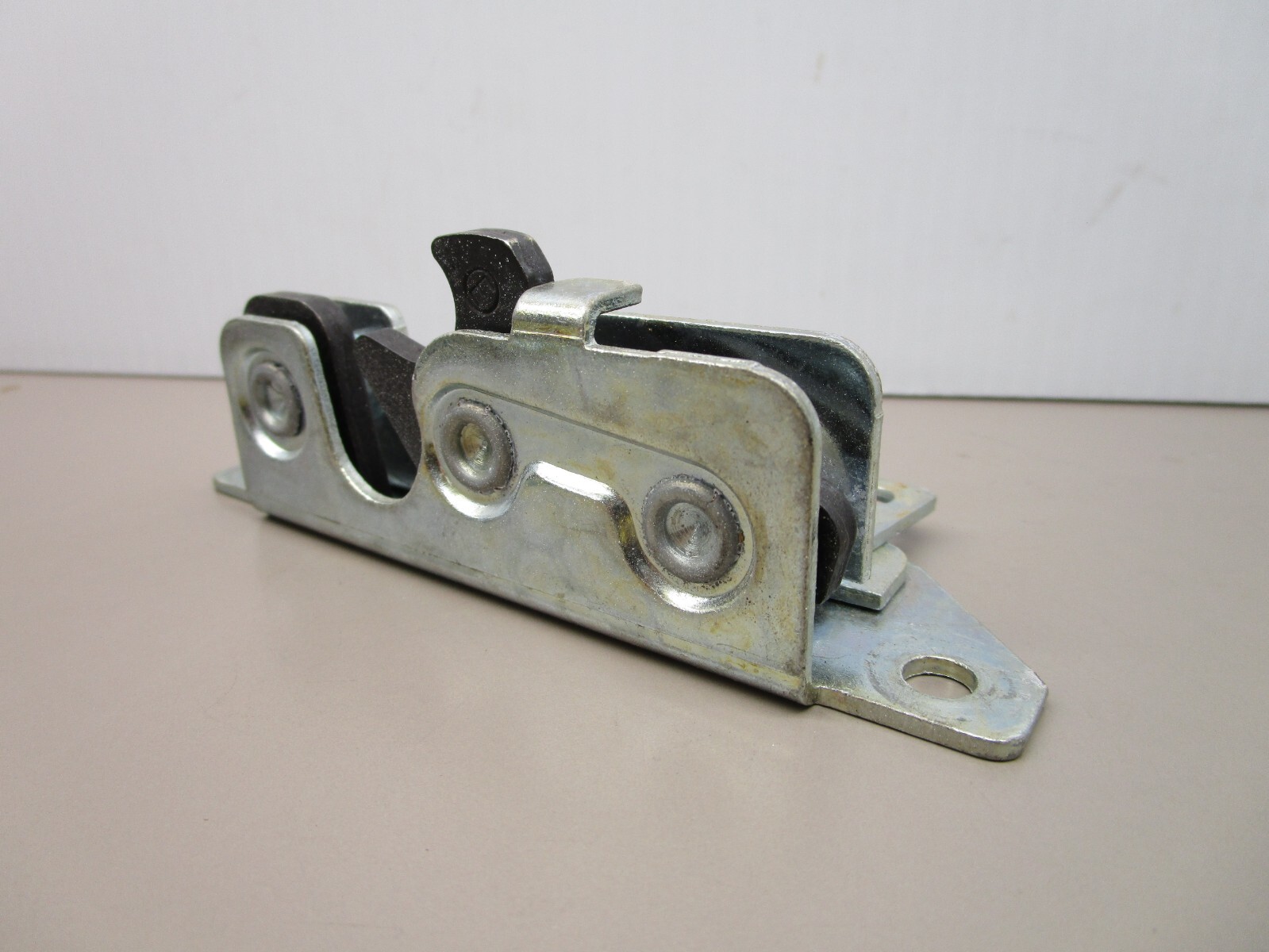 NewFlyer Engine Access Cover Latch Set Left and Right Fits Invero Model