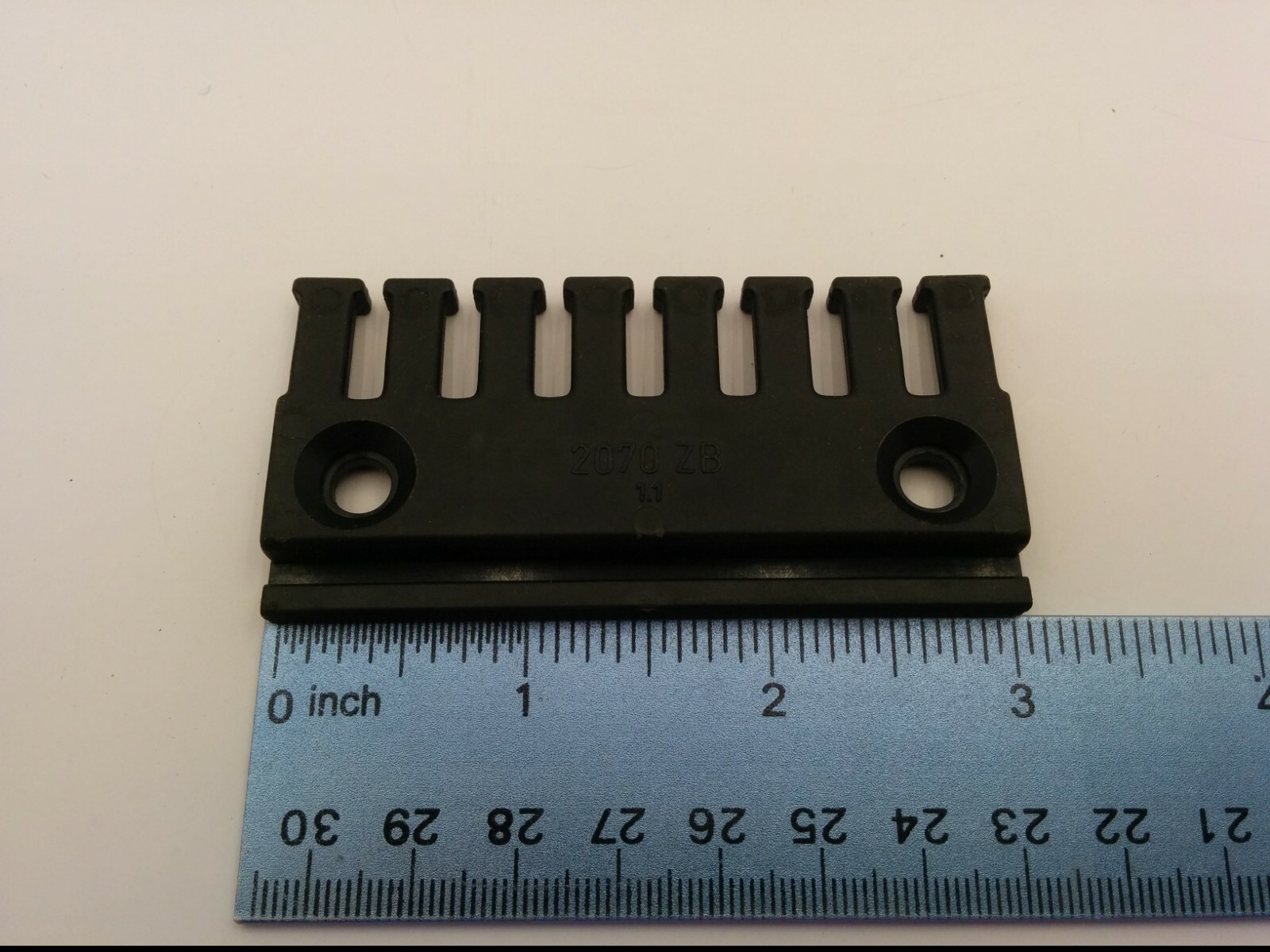 IGUS 2070 ZB CHAIN ENERGY WRAP PLATE, 8 TEETH (LOT OF 6) NNB
