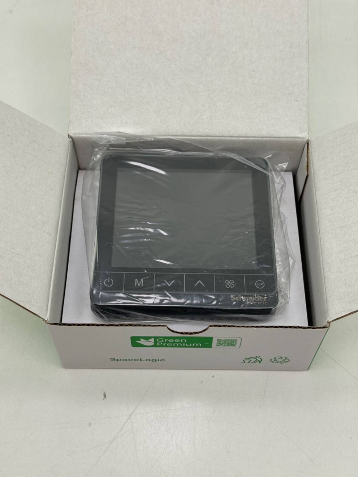 SCHNEIDER TC907-3A4LAB SPACELOGIC THERMOSTAT FCU TOUCH 4P 240V BLACK