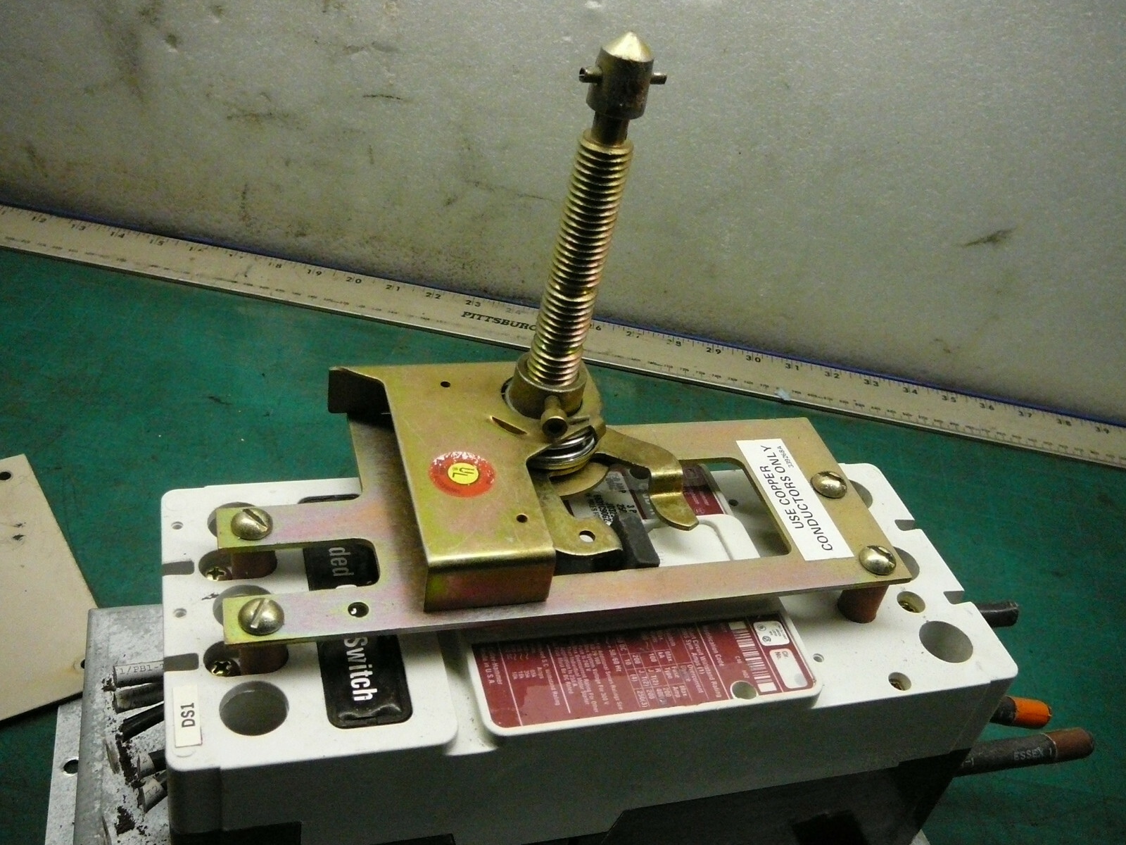 CUTLER HAMMER WESTINGHOUSE SERIES C JD-K MOLDED CASE SWITCH 6631C90G23 250VDC 3P