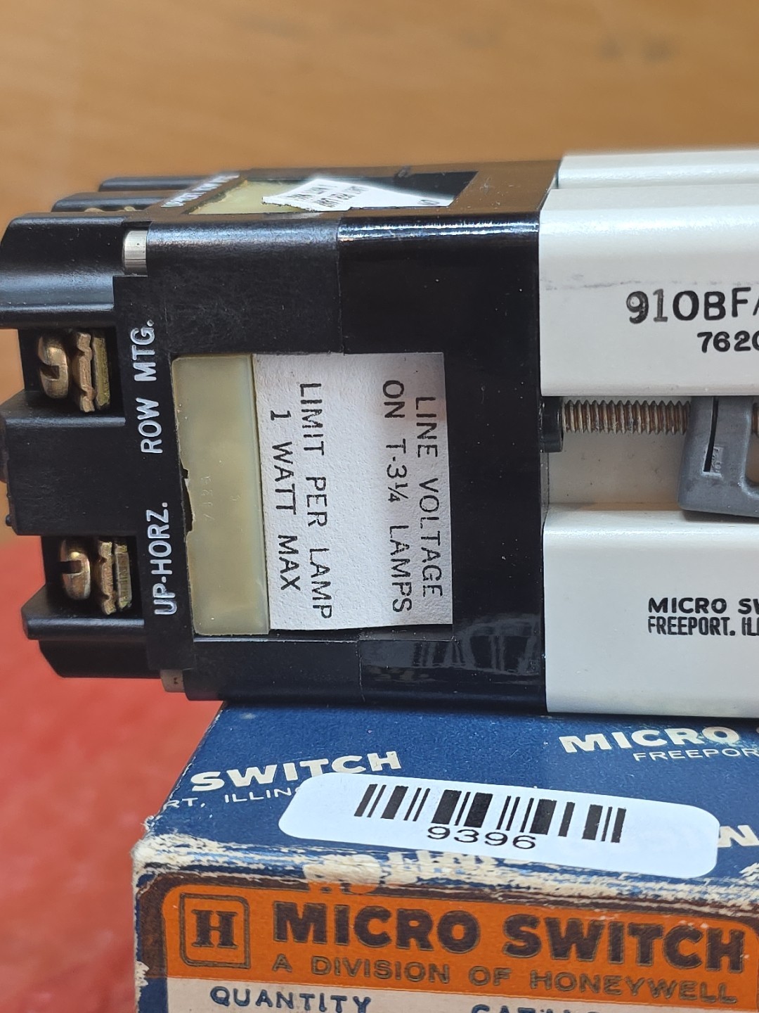 Micro Switch 910BFA011 Selector Switch 3 Position NEW