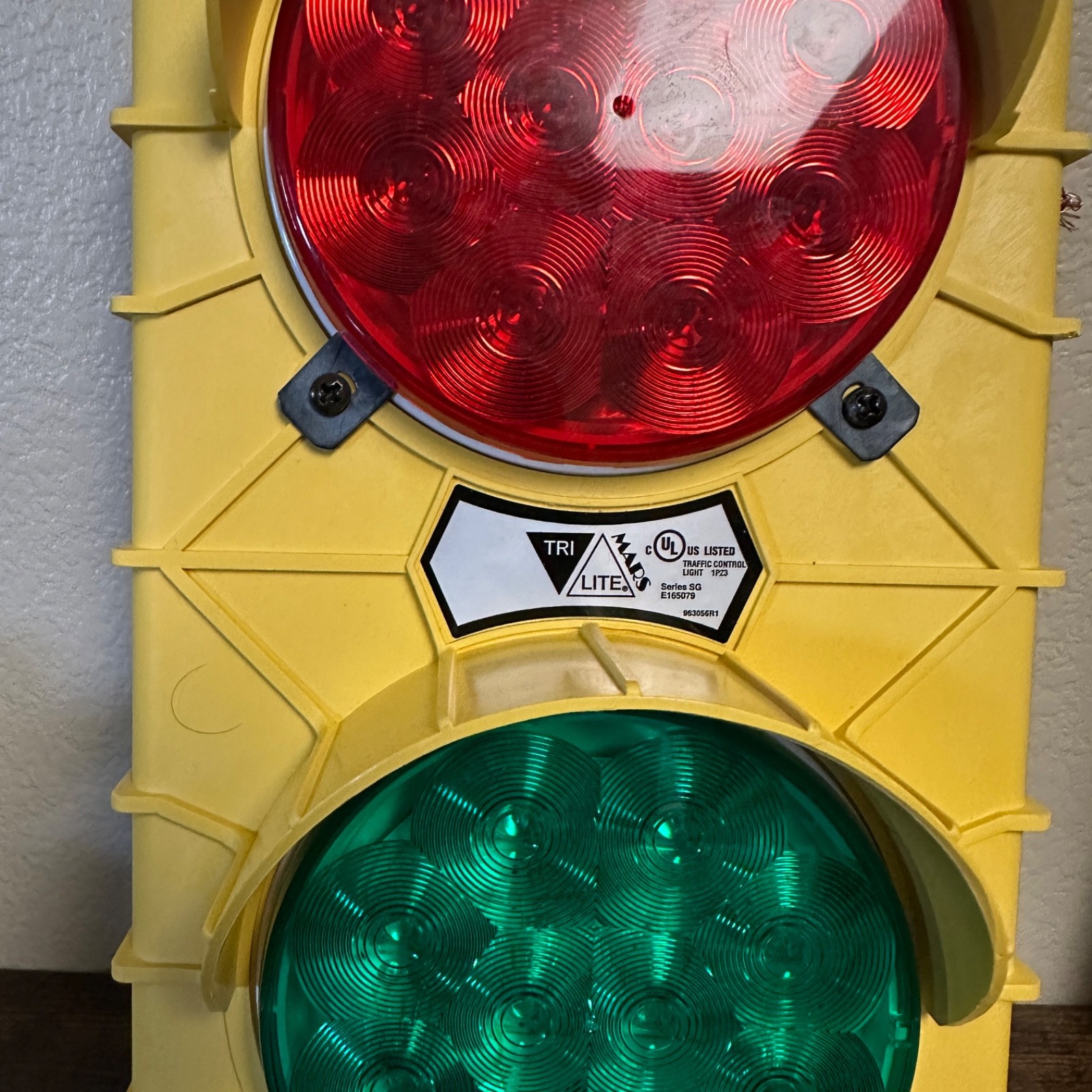 Tri Lite SG10-24RG-LED Truck Light Assembly Yellow Body 24V LED Red Green Light