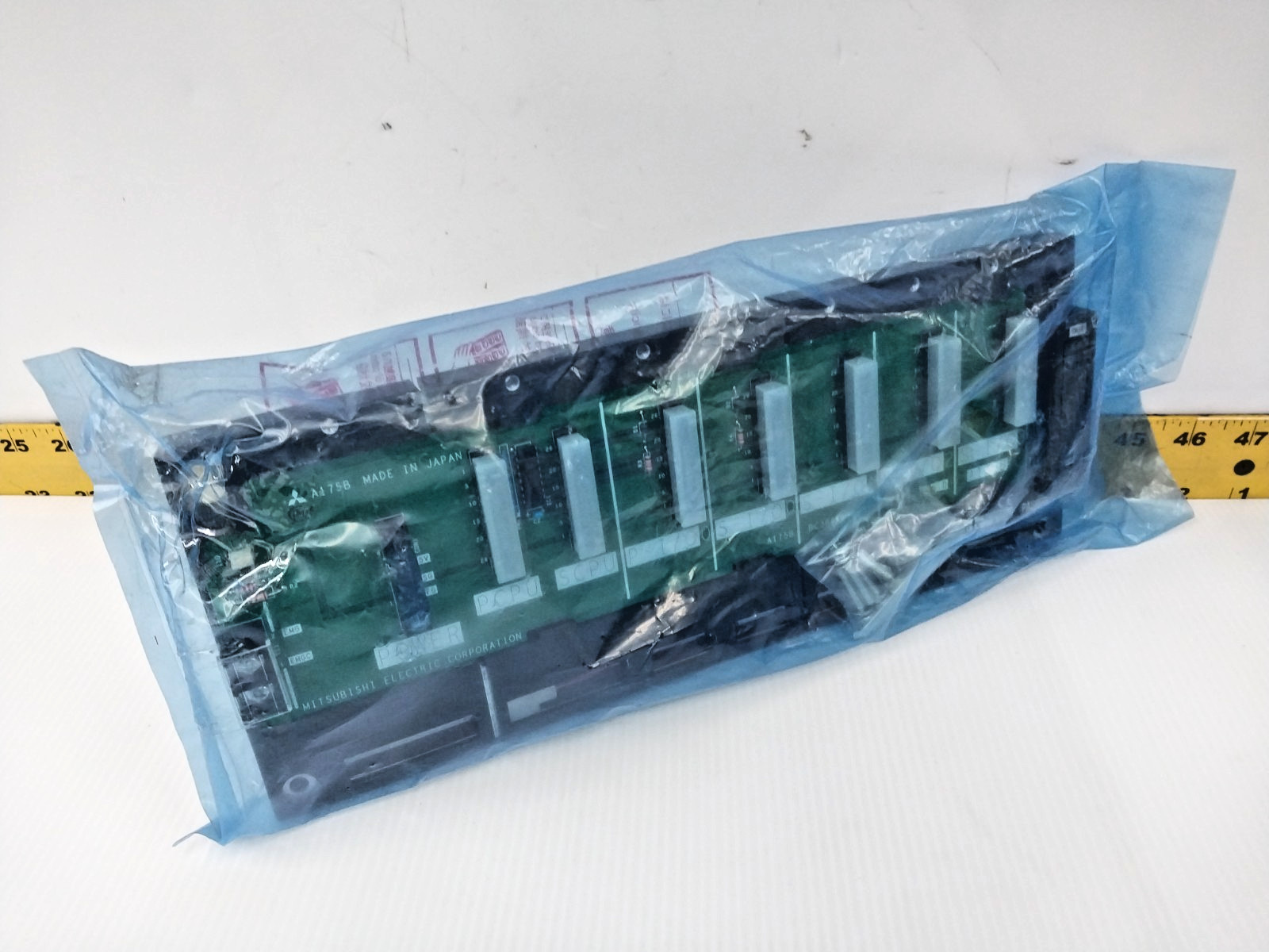 New Mitsubishi Base Unit Chassis Module 24 VDC A175B