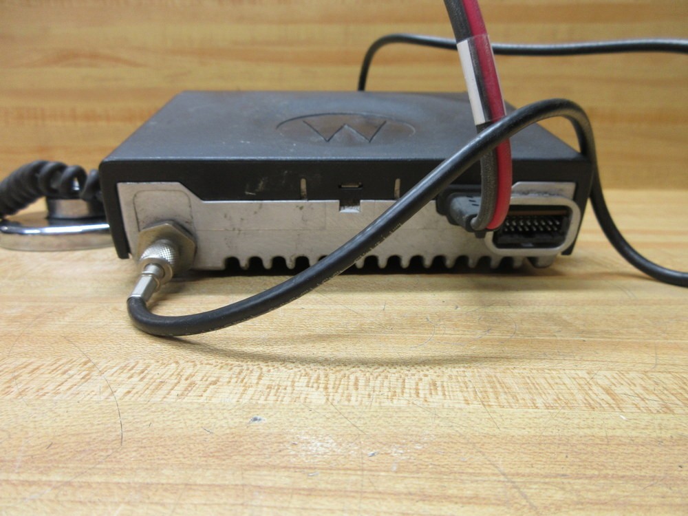 Motorola AAM50KNC9AA1AN Radius Mobile 2-Way Radio CM200 W/HMN3596A