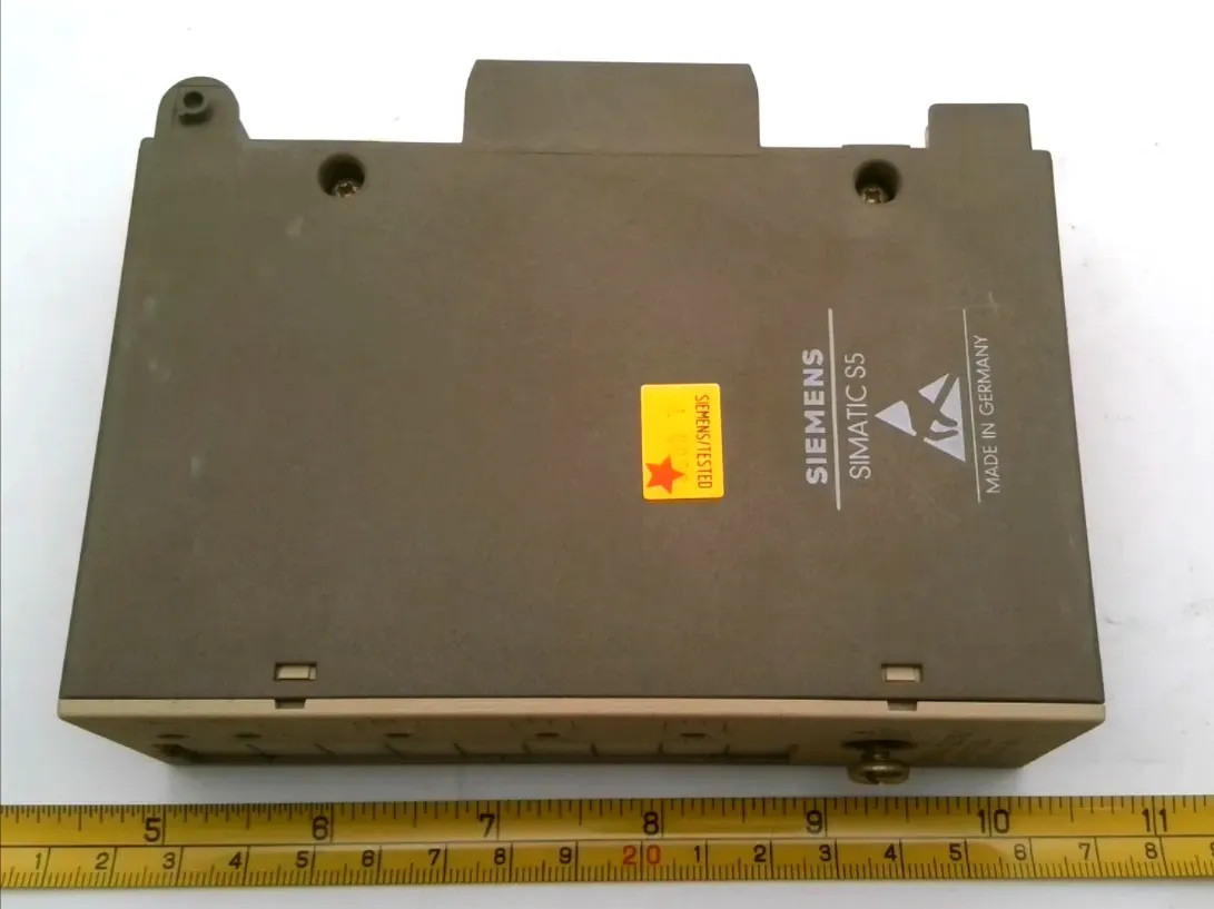 SIEMENS 6ES5 440-8MA21 DIGITAL OUTPUT