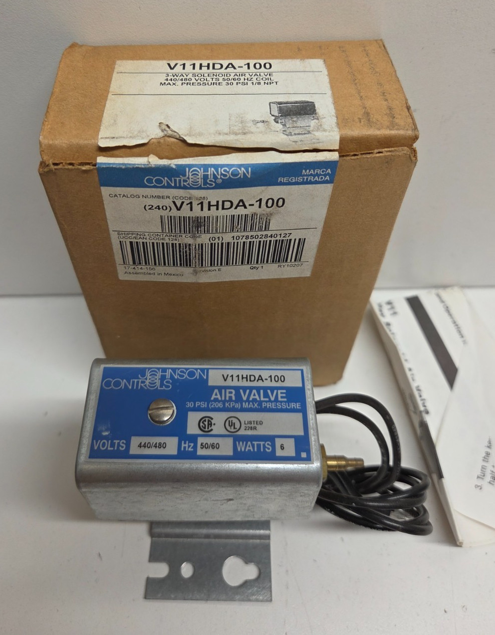 NEW IN BOX! JOHNSON 1/4″ BARB 3-WAY 440/480V SOLENOID VALVE V11HDA-100