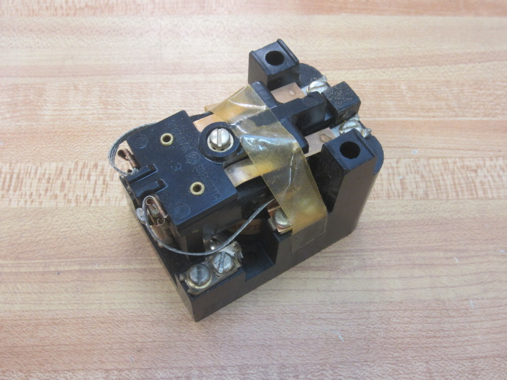 General Electric CR2790E100J45 GE GP 10A Relay 300V