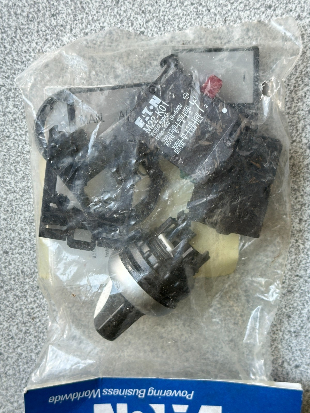 NEW EATON M22-WKV-K11-P 2 POSITION SELECTOR SWITCH Maintained 1NO/1NC w/ legends