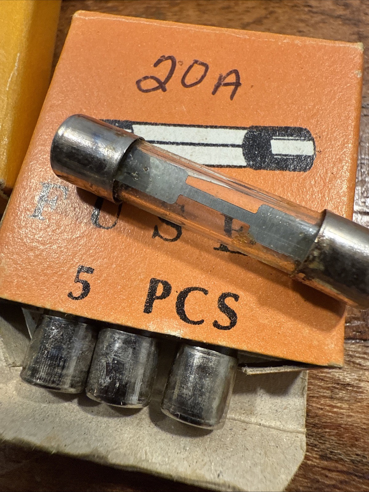 Glass Fuses Assorted Lot 16 5packs Total 80 Fuses .5A to 20A NOS
