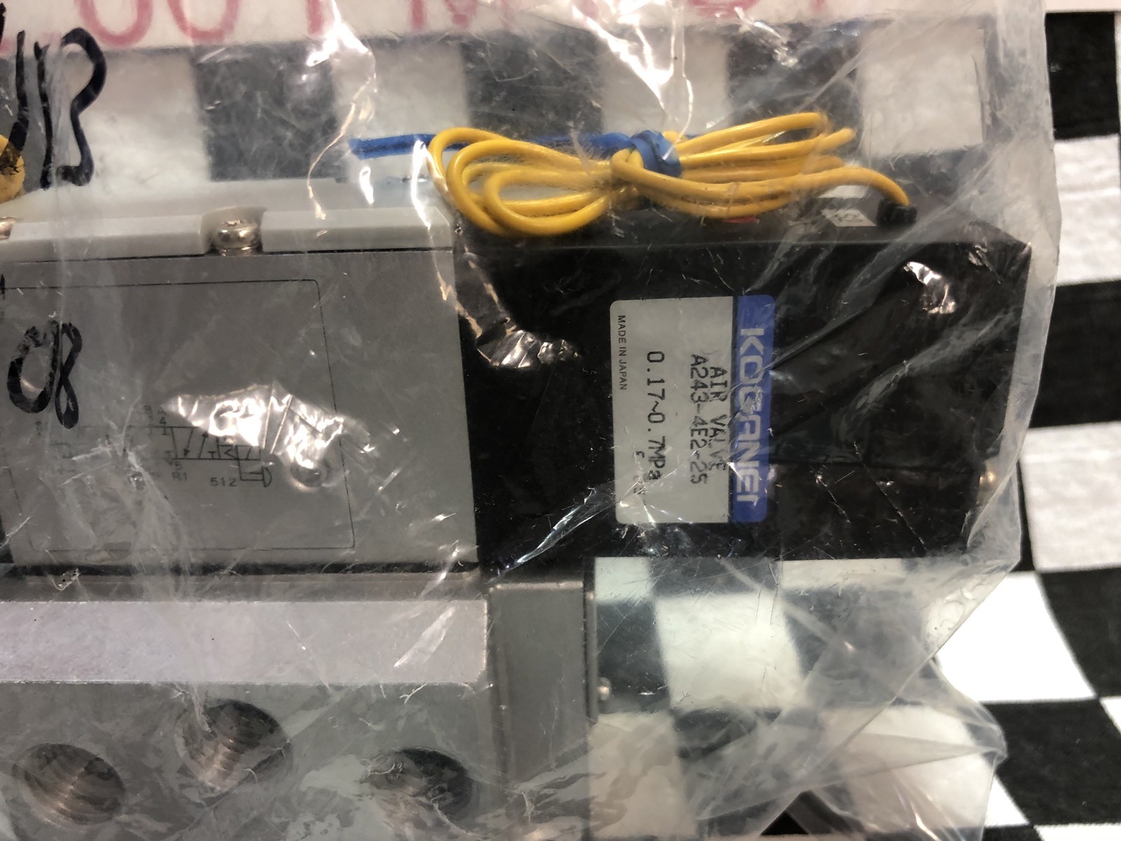 KOGANEI SOLENOID VALVE A243-4E2-25, A2434E225, SHIPSAMEDAY#1176B1