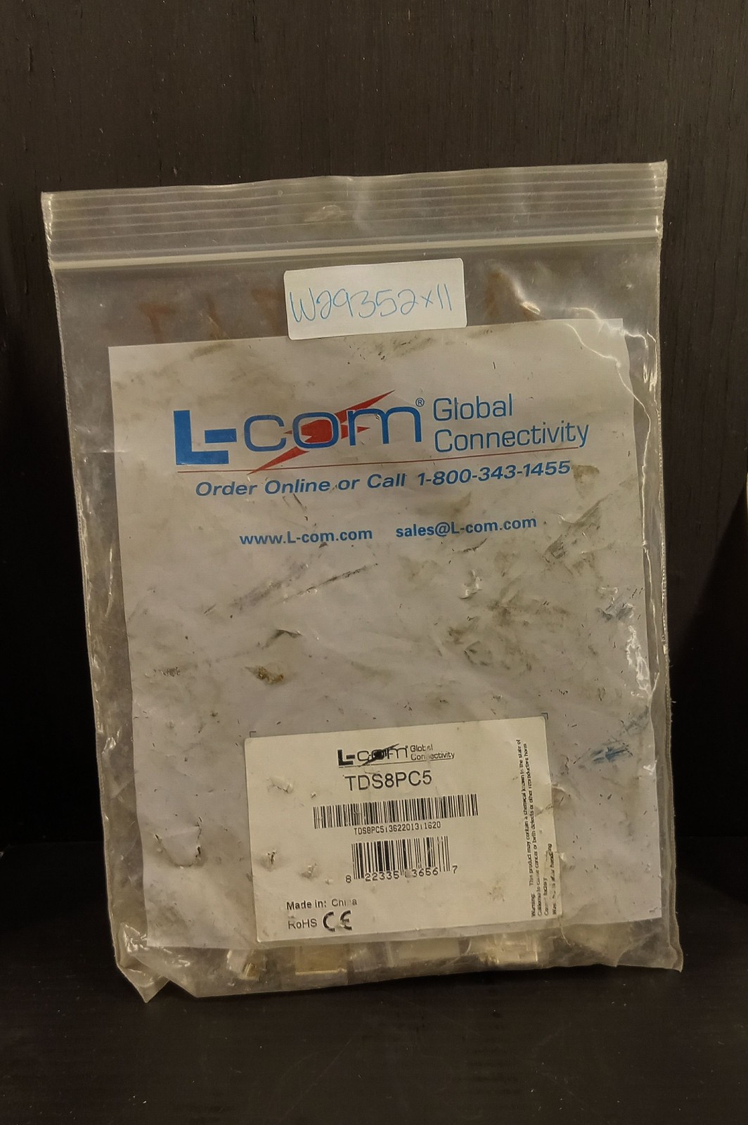 1 NEW LCOM TDS8PC5 8X8 CRIMP PLUG ETHERNET CONNECTOR NNB ***MAKE OFFER***