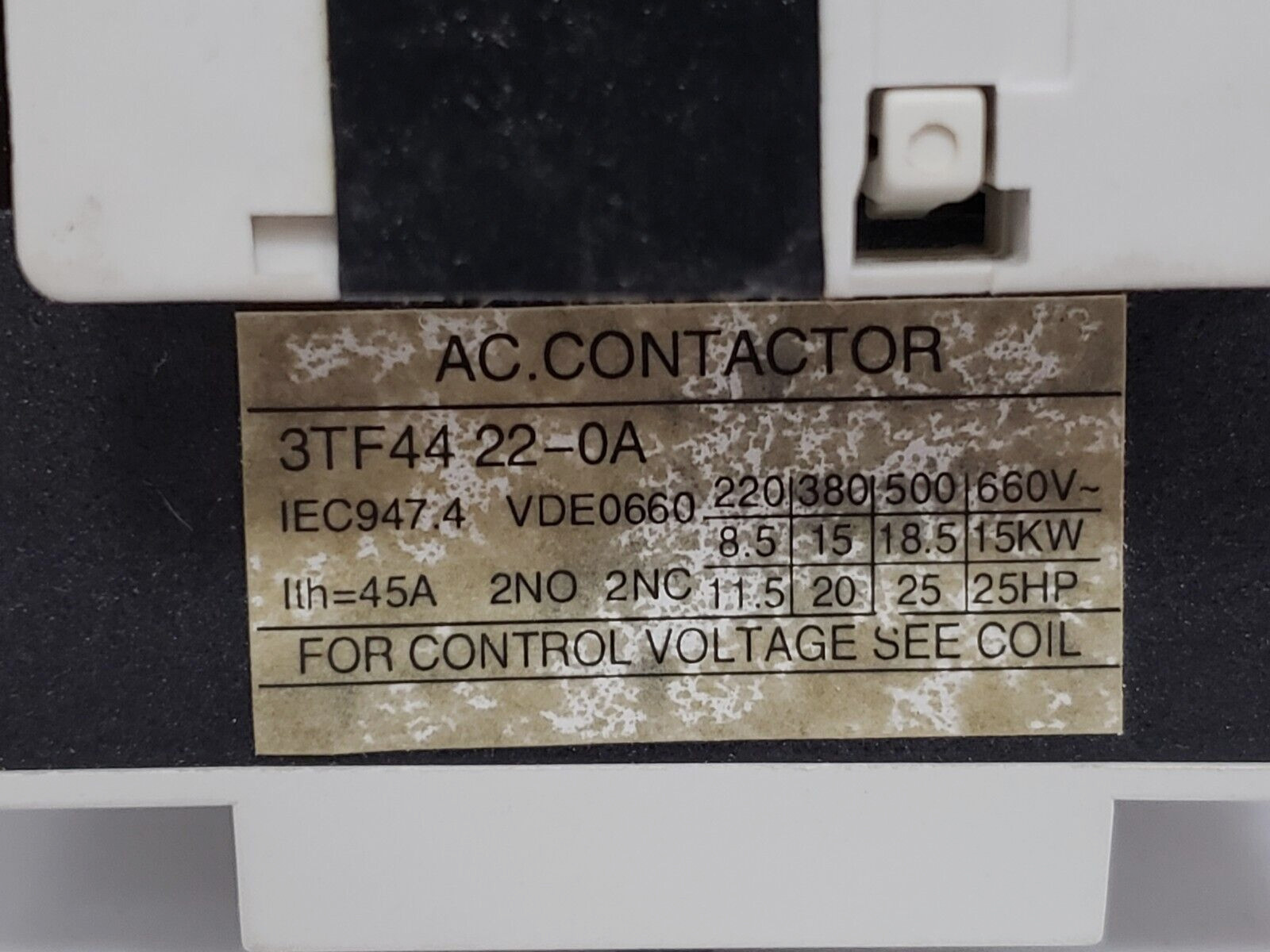 SIEMENS 3TF44 22-0A CONTACTOR 3 PHASE 2NO 2NC 120VAC COIL 60HZ NIB