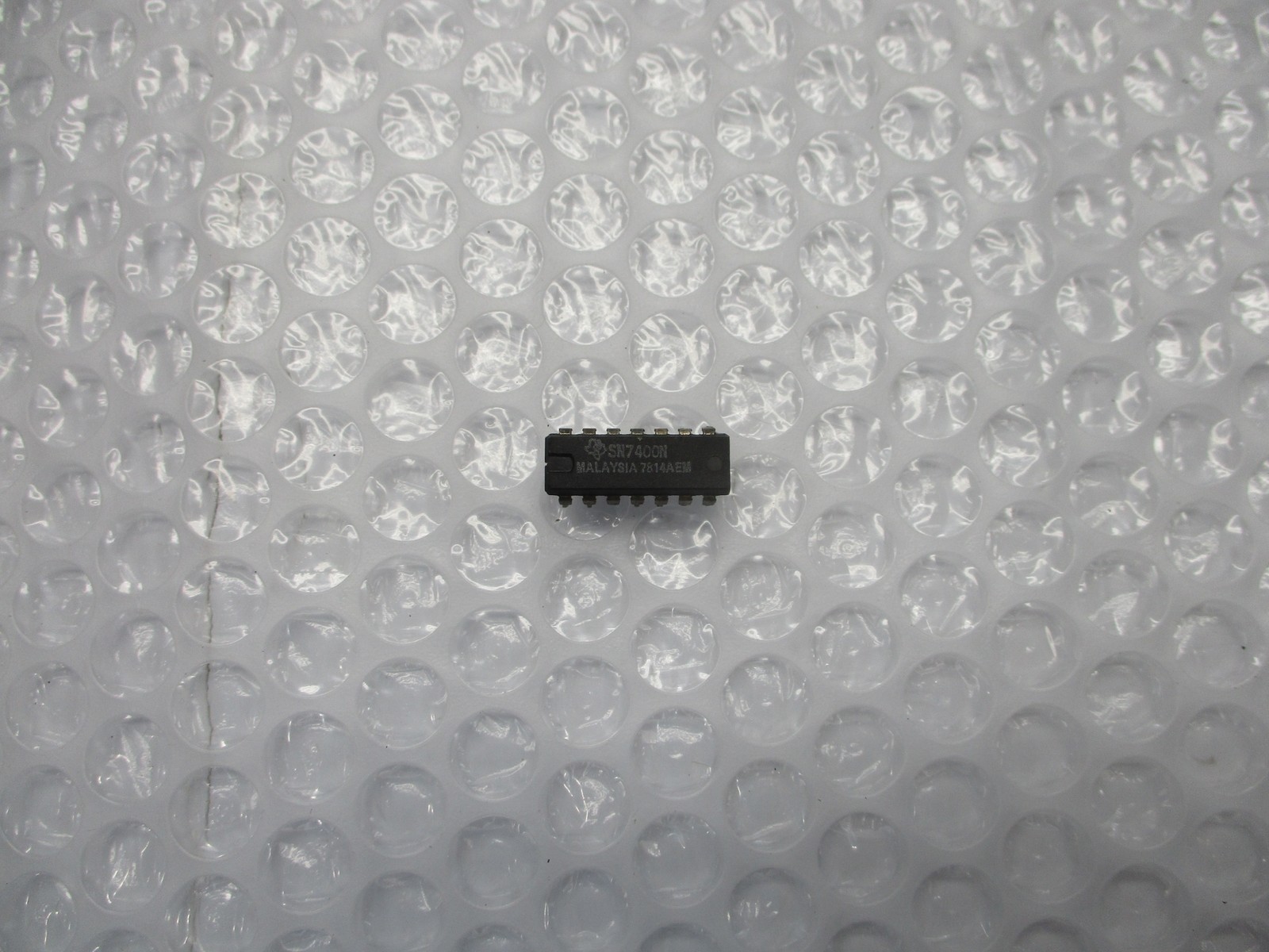TEXAS INSTRUMENTS SN7400N INTEGRATED CIRCUIT NSNP
