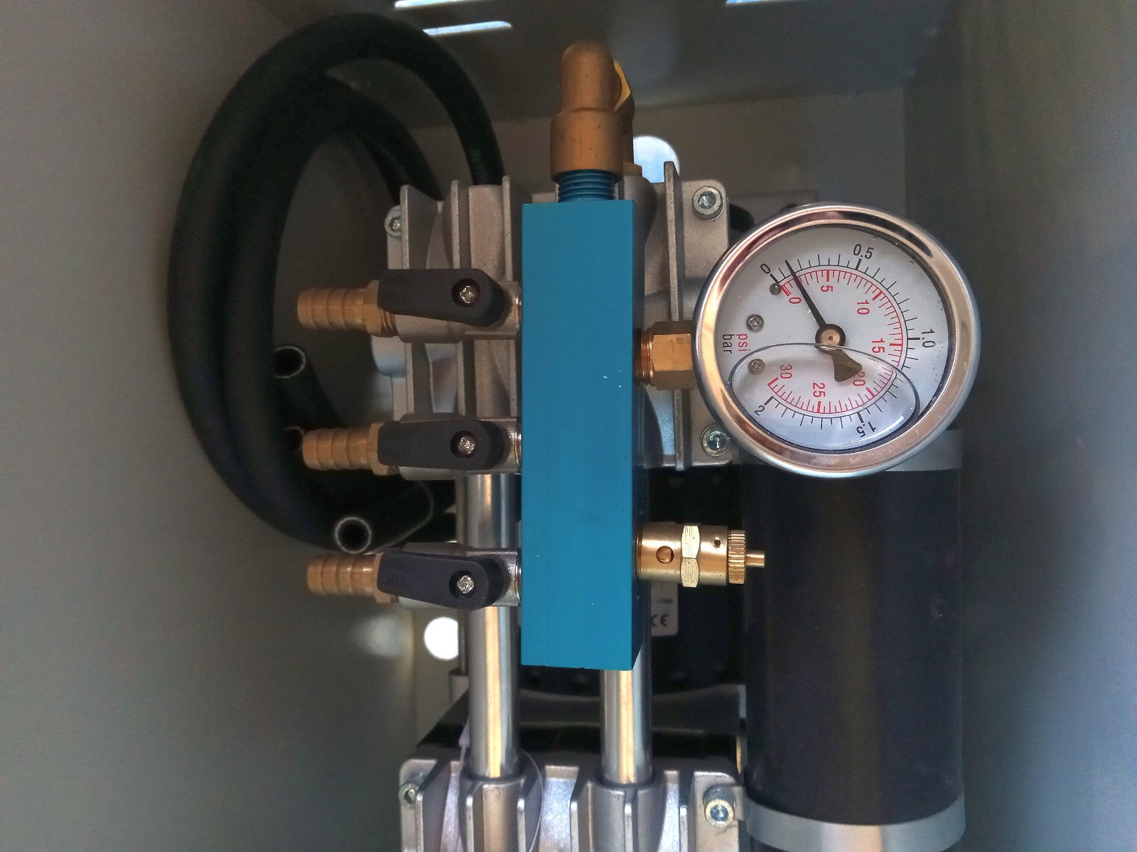 1 NEW SAVIOS SO2750 1 HP AIR COMPRESSOR WITH ENCLOSURE NNB ***MAKE OFFER***