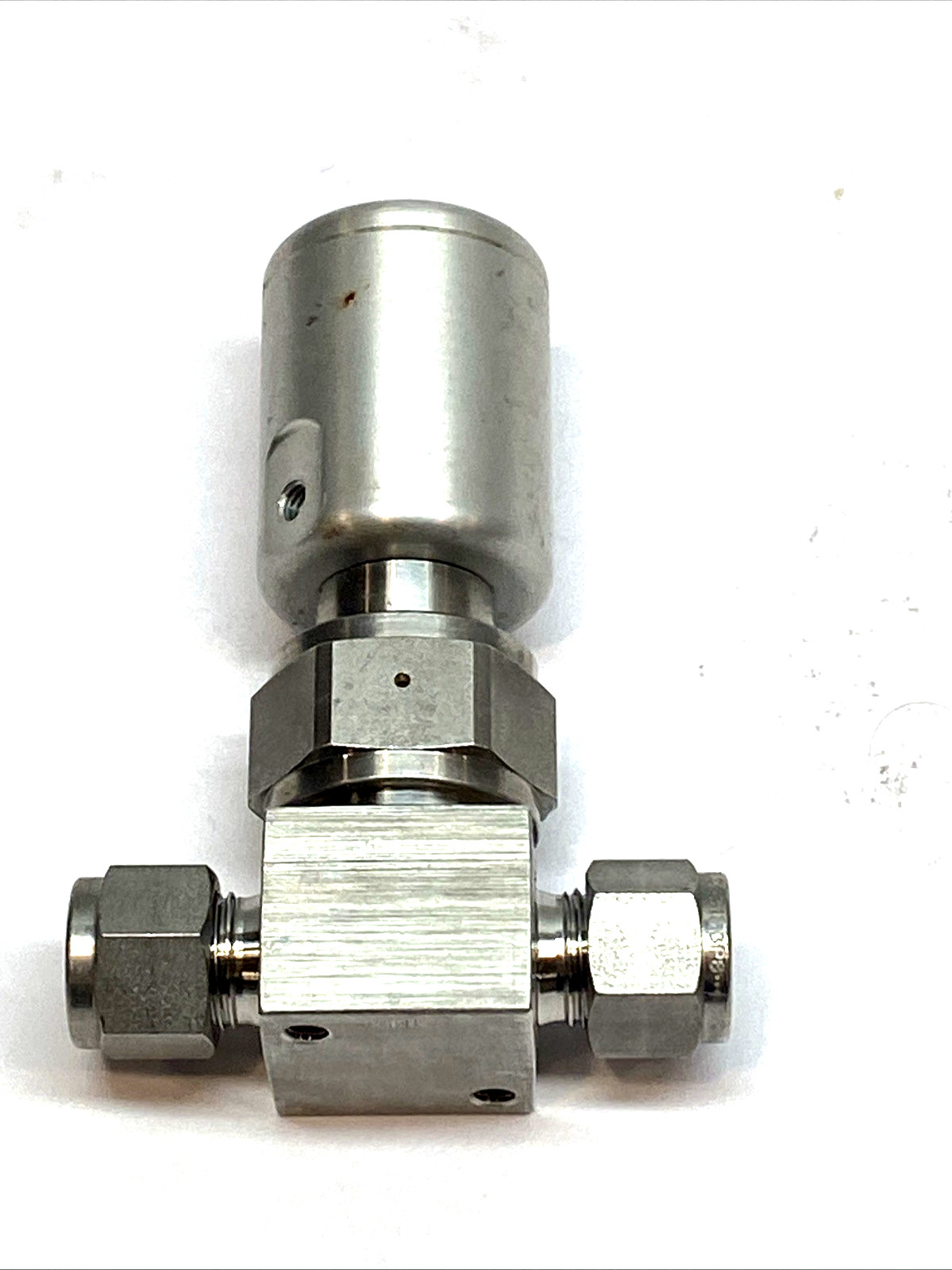 Swagelok SS-BNS6-C Bellows Valve 3/8″ Tube NC Pneumatic 316L High Purity