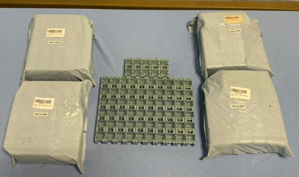 *LOT OF 400* Electronic Component Blue Storage Box SMT SMD Part X001REHEEJ