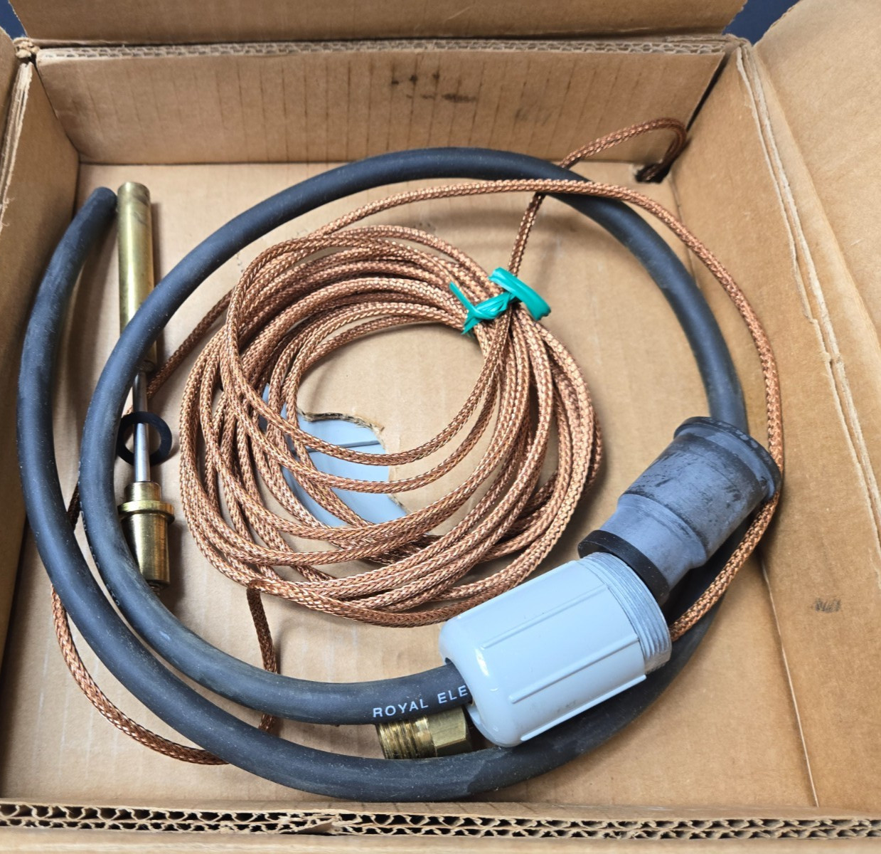 NEW QUALITROL 105-217-01 LIQUID TEMPERATURE GAUGE 0-180C 10521701