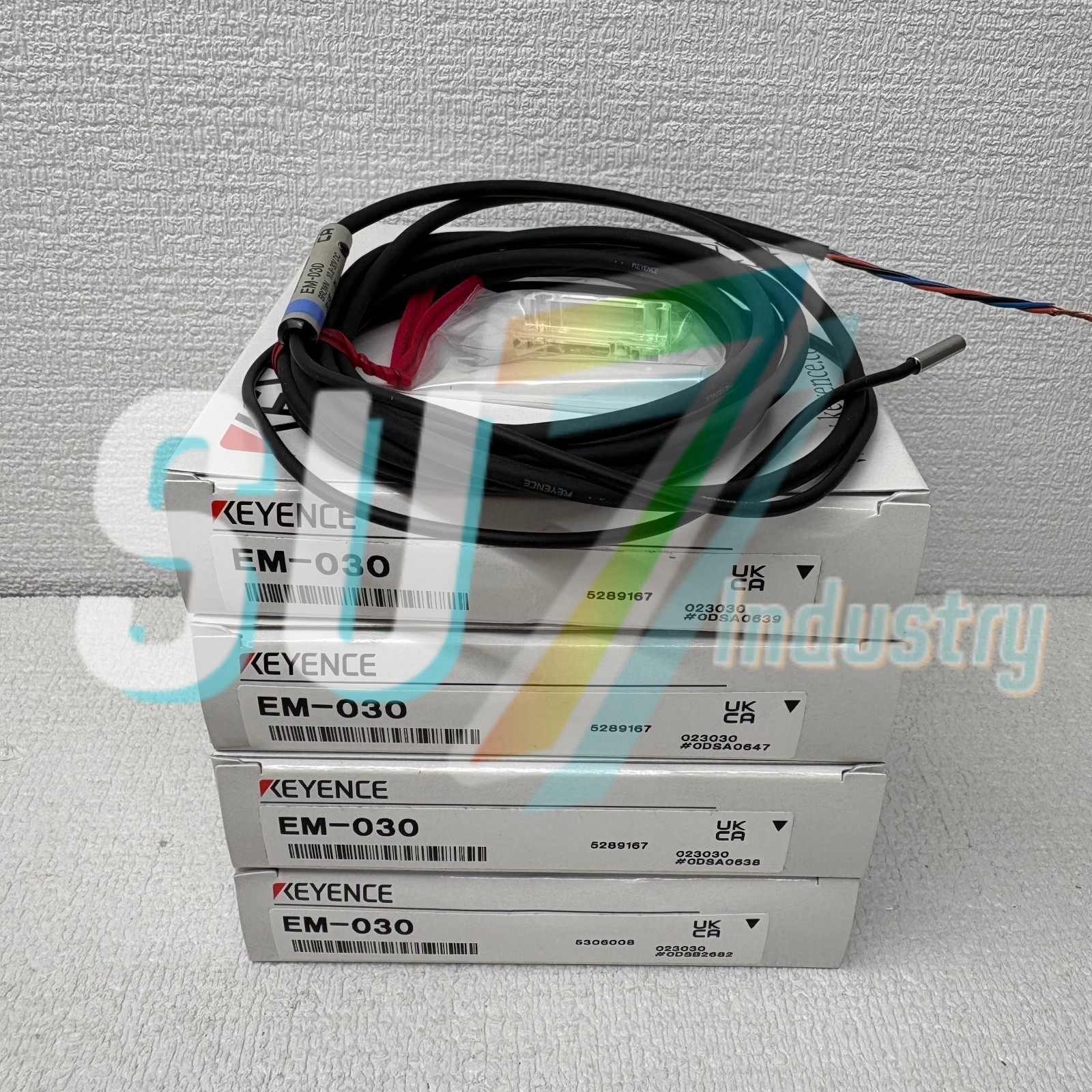 #1pcs new Keyence EM-030 proximity transducer