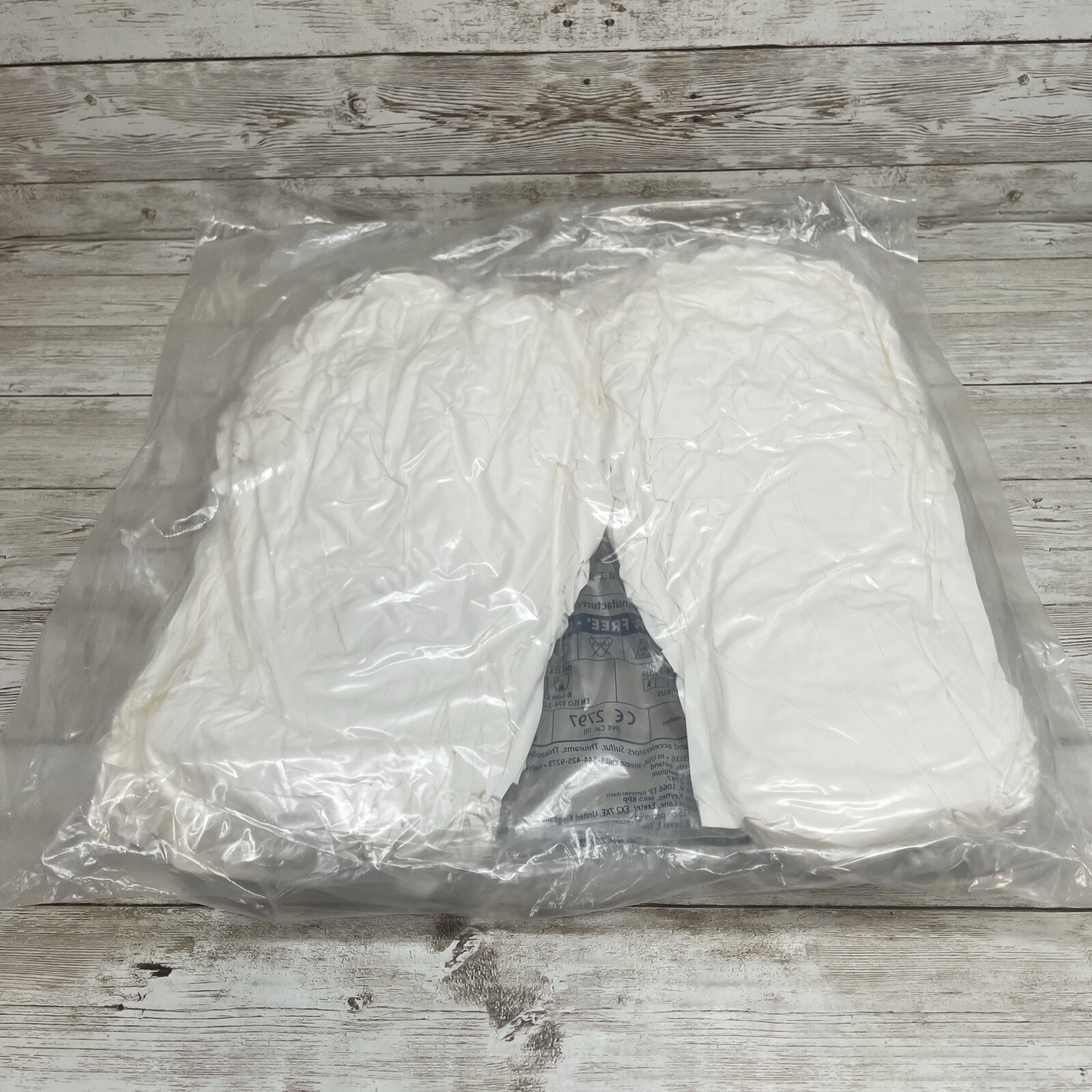 NEW Halyard PureZero HG3 White NItrile Gloves, Size: Med (7-7.5) Exp: 08/27
