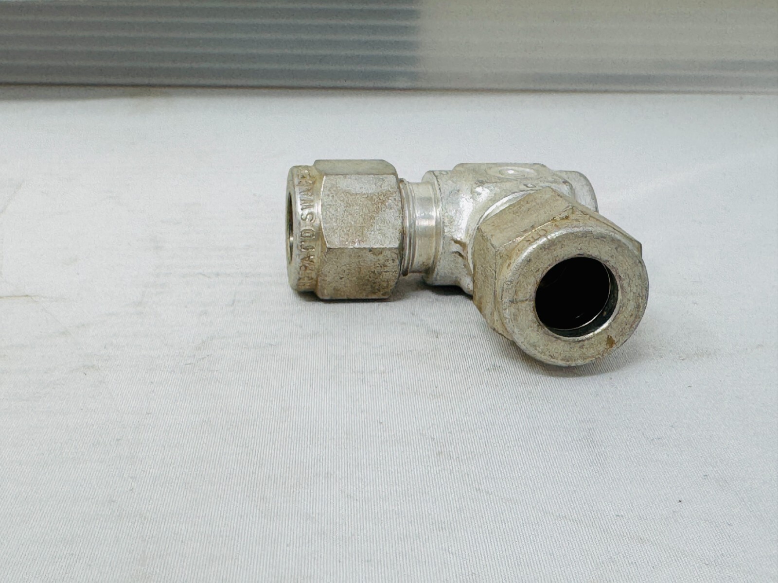 Carbon Steel Swagelok S-600-9 Tube Fitting, Union Elbow, 3/8 in. Tube Pack of 15