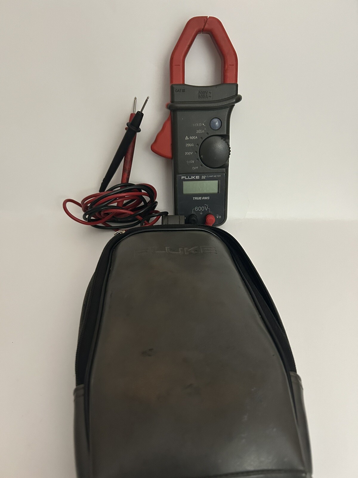 Fluke 32 Clamp Meter With Carying Bag And Wires Tested Fully Functional!