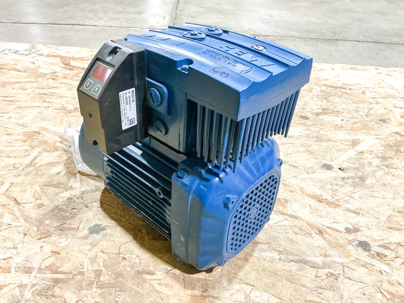 New Sew EuroDrive DRN90S4/FC/MM11/MO Electric Motor 1.5HP 500V 1700RPM 3PH