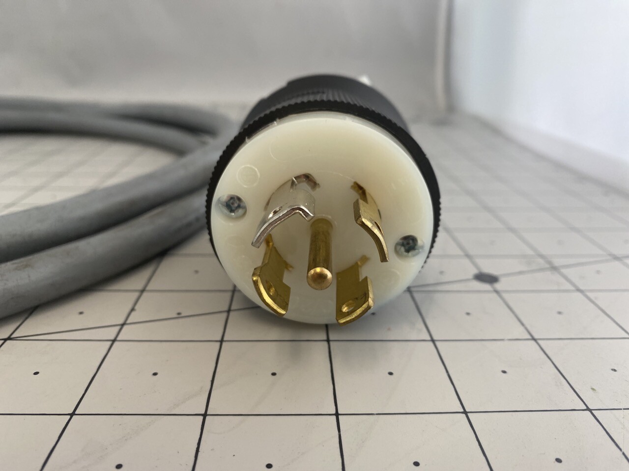 Olflex 190 Cable Assembly w/ Amphenol Size 20 & Hubbell HBL2811 Plugs PN: 601203