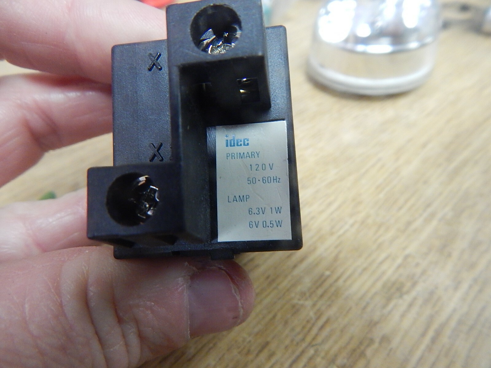 Idec 8581 S870 EN60947-5-1 120V 50-60Hz 6.3V 1W 6V 0.5W *FREE SHIPPING*