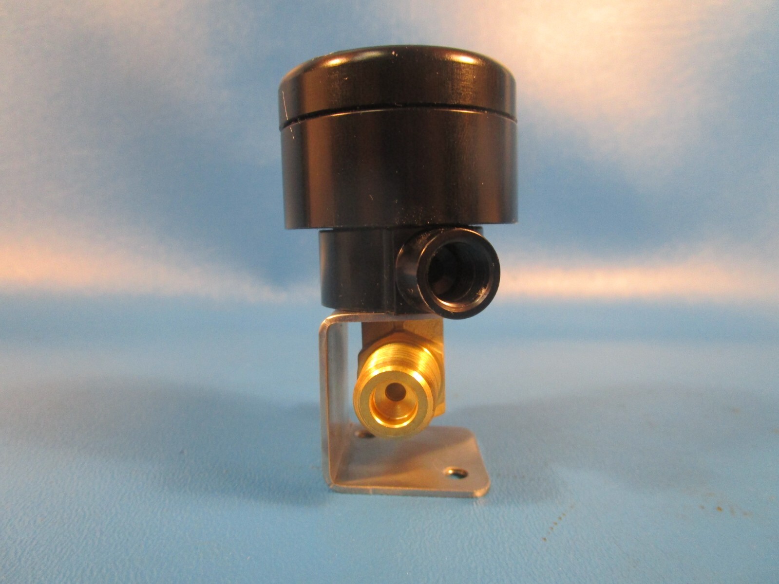Hy Lok TG2M-4N-PC-E, BRASS 1/4″ MNPT Toggle Valve 12VDC, TG2M4NPCEBRAS