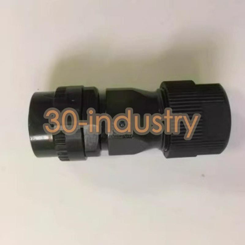 1PCS NEW FIT FOR connector plug CM10-SP10S-S-D(R1)