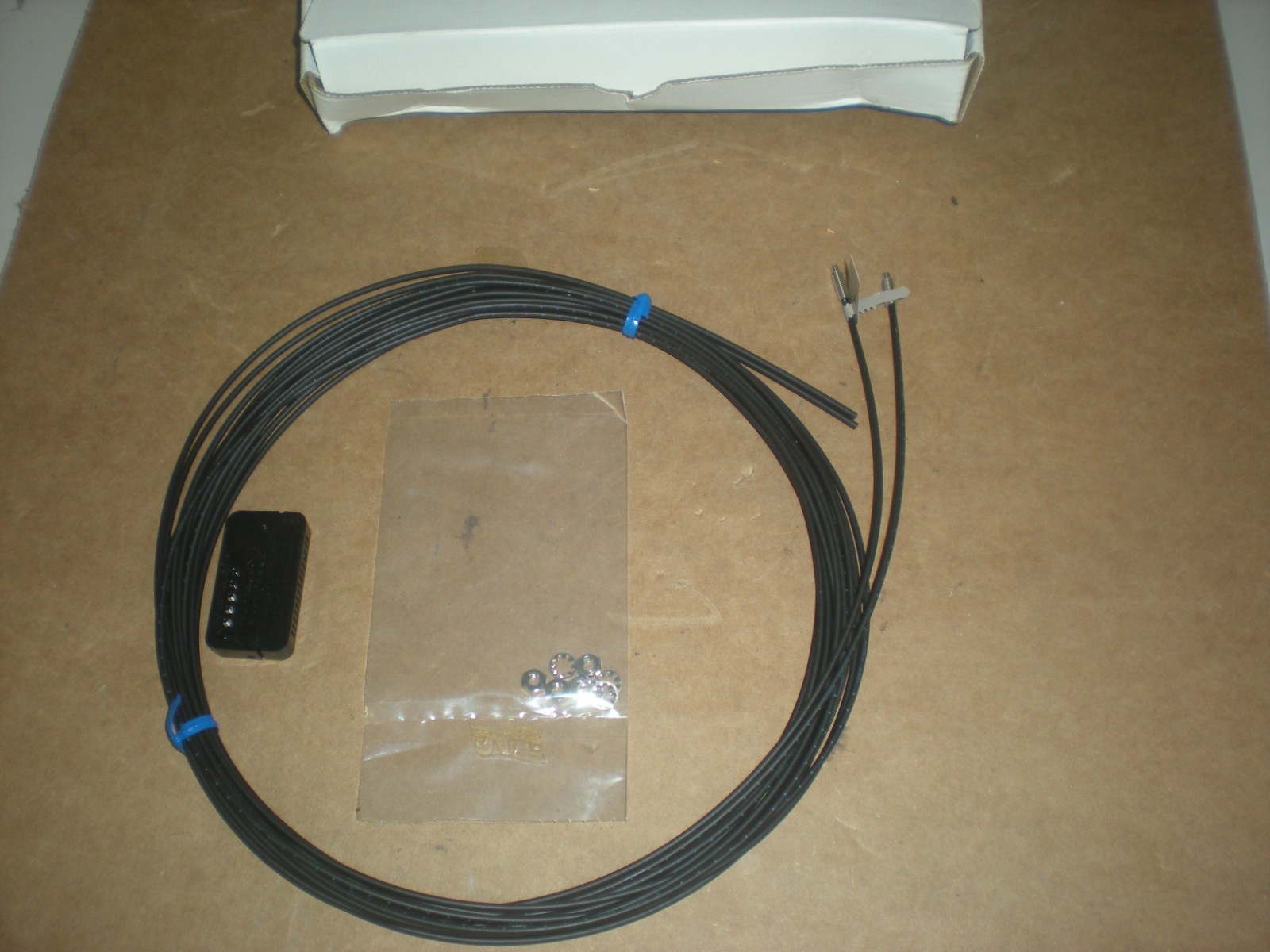 Omron E32-TC500 Fiber Optic Sensor – NIB