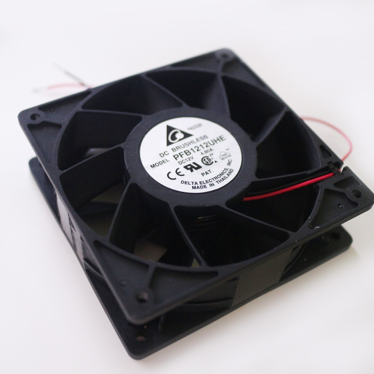 USED (2X) Delta PFB1212UHE Ultra High Speed Fan 120x120x38mm 2 wires 5500 RPM