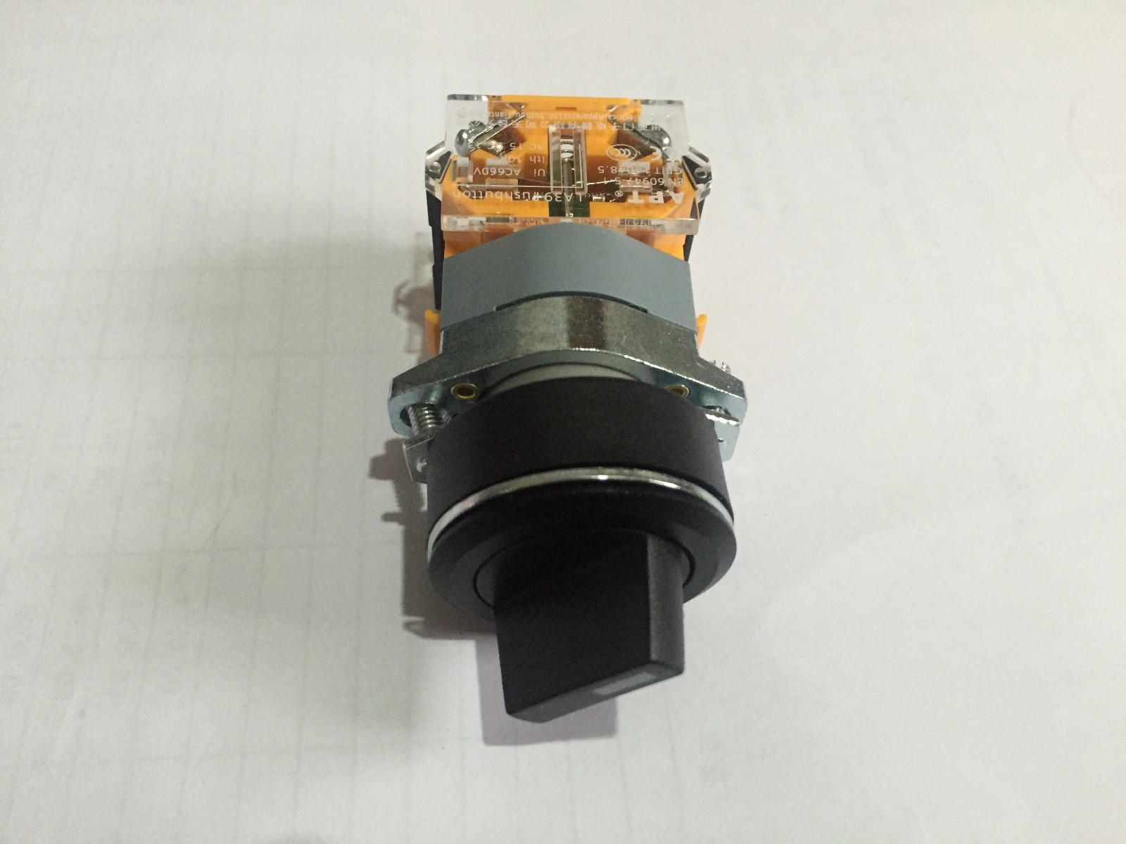 1pc New Siemens (APT) 30mm two-position selector switch LA39C1-11X/K